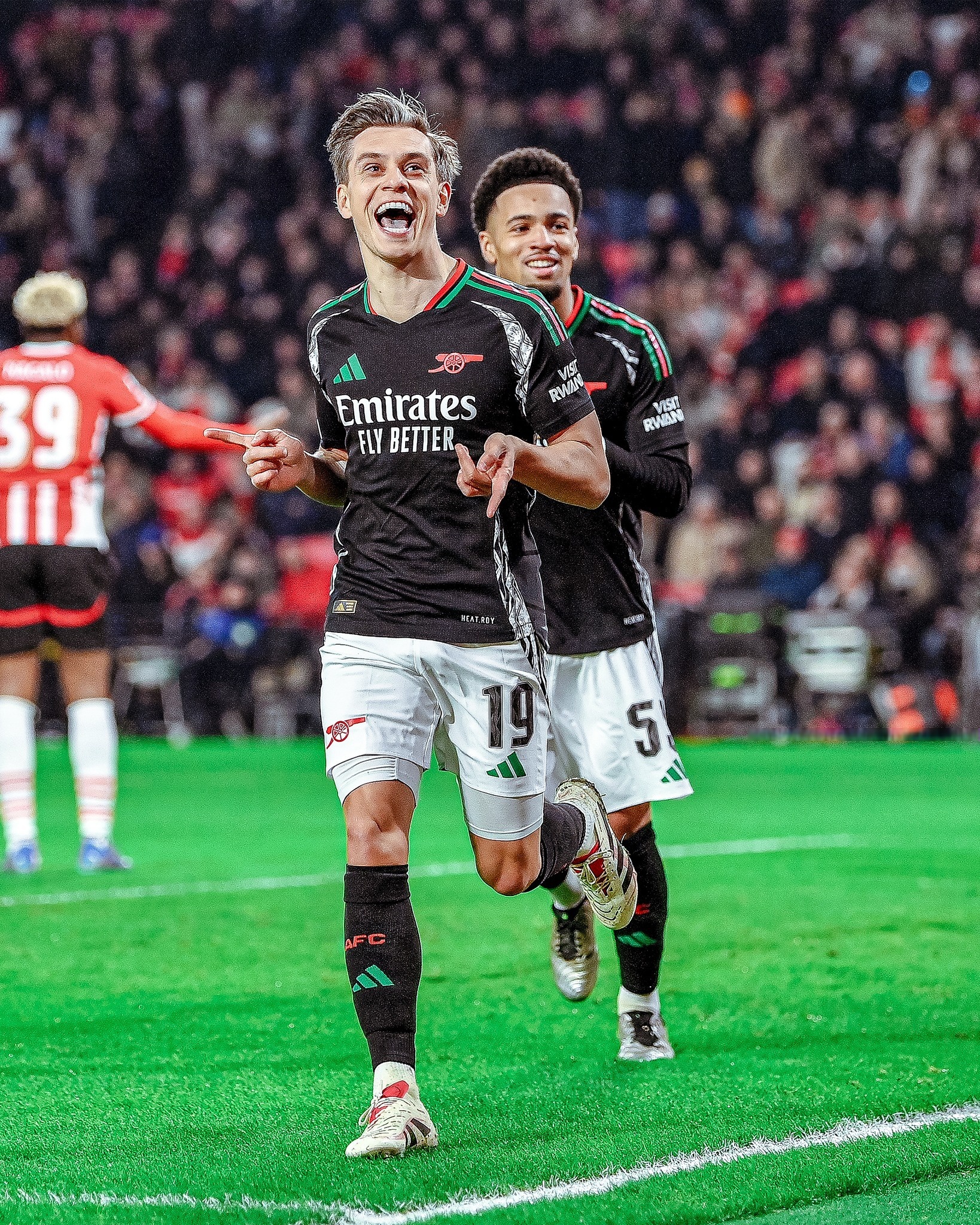 阿森纳凭借中场组织，取得一波连胜