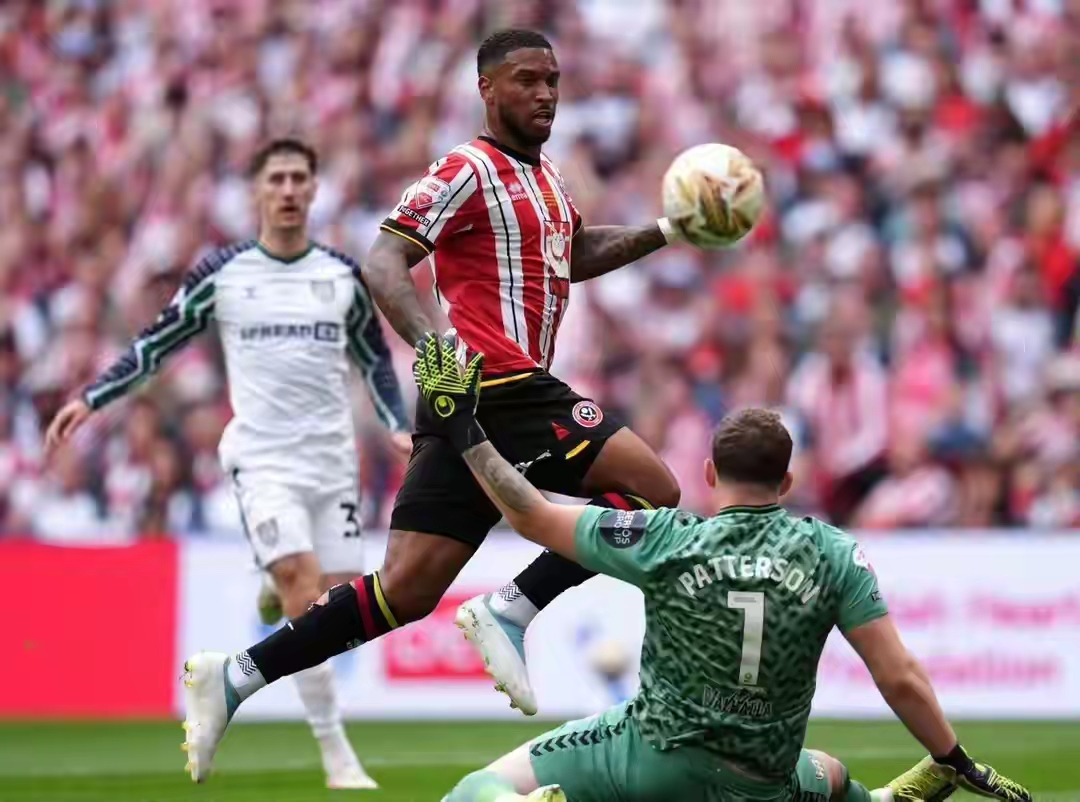 包含谢菲联客场大胜，取得重要积分的词条