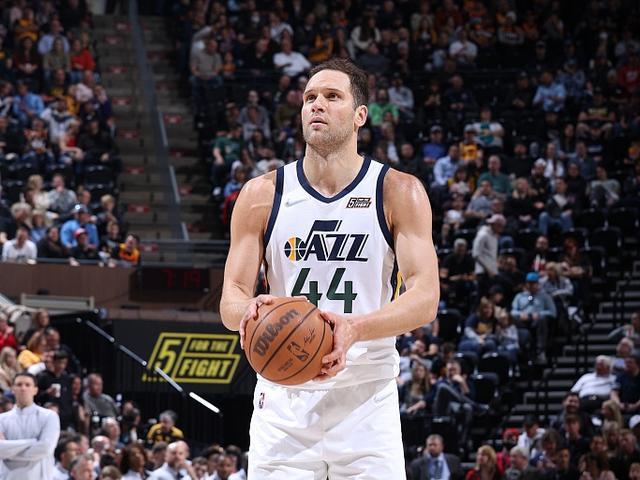 包含戈贝尔成为爵士关键人物,球队整体表现抢眼的词条 包含戈贝尔成为爵士关键人物,球队整体表现抢眼的词条